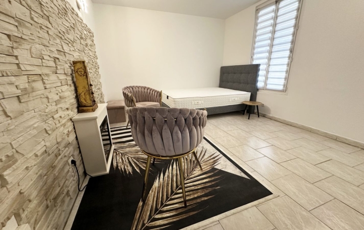 Studio   NIMES  20 m2 58 000 € 